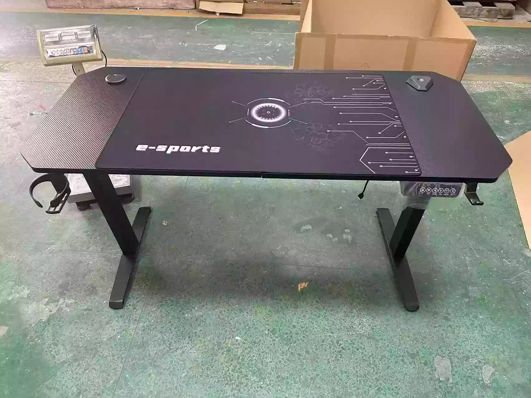 140cm RGB Height Adjustable Gamer desk table